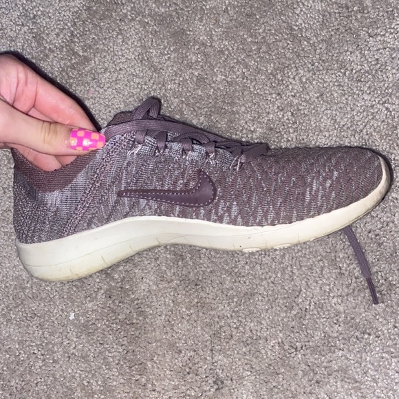 Nike shoes - Picture 5 of 7